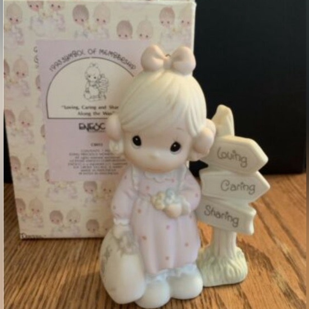 "Precious Moments" 1992 Loving Caring And Sharing Along The Way Figurine